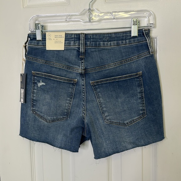 NWT Universal Thread Blue Jean Shorts with Distressed Raw Hem - Picture 3 of 4